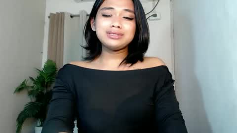 Snapshot of seductivedeluxe69 chatting on May 2026 02:40:02 AM Deluxe online show from May 2026 02:40:02 AM
