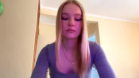 Snapshot of seemabensch chatting on March 2026 12:02:01 AM Kristie online show from March 2026 12:02:01 AM