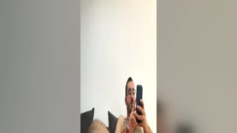 Snapshot of seficha18 chatting on June 2026 06:06:01 PM seficha18 online show from June 2026 06:06:01 PM