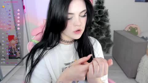 Snapshot of selena___cute chatting on December 2024 08:22:02 AM Selena online show from December 2024 08:22:02 AM