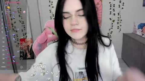 Snapshot of selena___cute chatting on February 2025 05:05:02 AM Selena online show from February 2025 05:05:02 AM