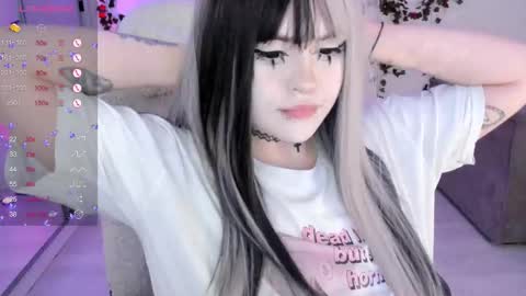 Snapshot of selena___cute chatting on November 2025 12:17:01 PM Selena online show from November 2025 12:17:01 PM