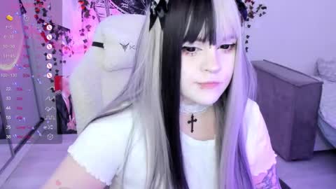 Snapshot of selena___cute chatting on November 2025 11:54:02 AM Selena online show from November 2025 11:54:02 AM