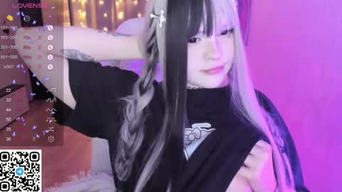 Snapshot of selena___cute chatting on February 2026 04:38:01 AM Selena online show from February 2026 04:38:01 AM