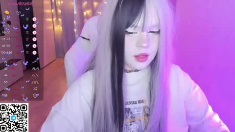 Snapshot of selena___cute chatting on February 2026 05:44:01 AM Selena online show from February 2026 05:44:01 AM