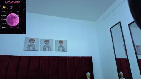 Selena online show from November 2025 12:05:02 PM