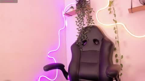 Selena online show from April 2026 11:17:01 AM