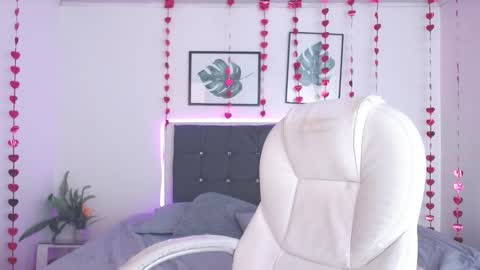 Snapshot of selena_hotmilf chatting on March 2025 04:24:02 PM Selena online show from March 2025 04:24:02 PM