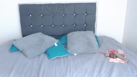 Snapshot of selena_hotmilf chatting on October 2025 05:52:02 PM Selena online show from October 2025 05:52:02 PM