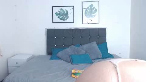 Snapshot of selena_hotmilf chatting on November 2025 03:08:02 PM Selena online show from November 2025 03:08:02 PM