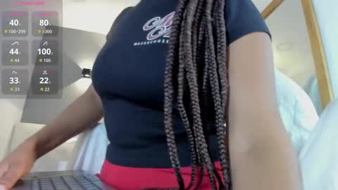 Selena online show from November 2025 10:58:02 AM