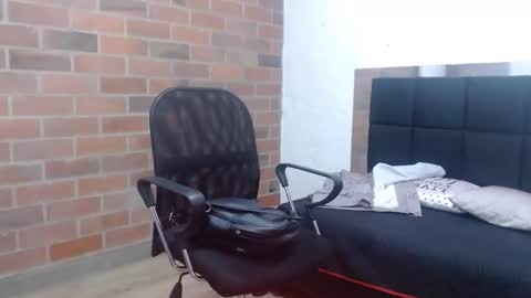 Snapshot of selena_tits_ chatting on October 2025 01:03:02 AM Selena online show from October 2025 01:03:02 AM