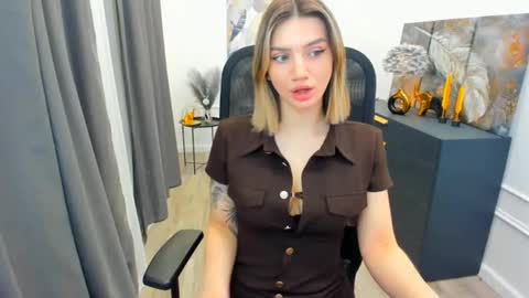 selenaemoore online show from March 2026 03:39:02 AM