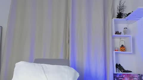 selenafox online show from November 2025 02:01:02 AM