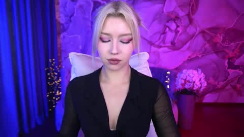 selenairis online show from September 2025 06:29:01 AM