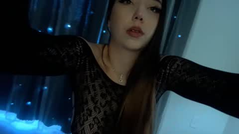 Selena Powe  online show from February 2025 07:25:01 PM