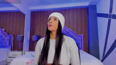 selenastonne online show from September 2025 07:49:01 PM