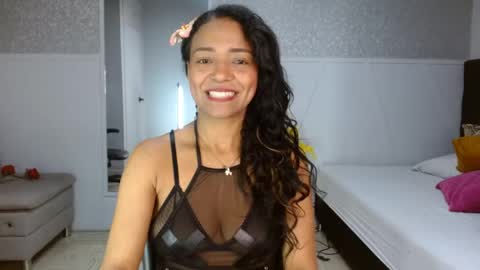 Snapshot of selene_bubble chatting on April 2026 01:24:01 PM Selene online show from April 2026 01:24:01 PM