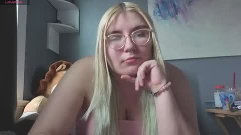 Selene online show from April 2026 10:07:02 PM