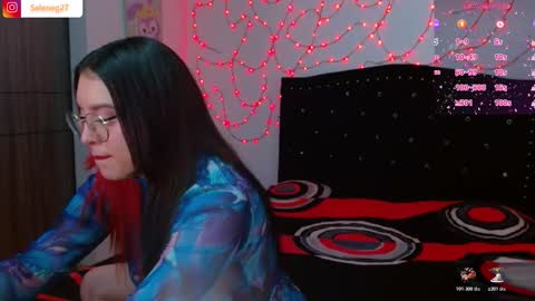 Selene G  online show from December 2025 07:28:01 AM