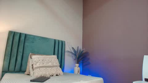 Snapshot of selenelujan chatting on November 2025 12:26:01 PM Selene Lujan online show from November 2025 12:26:01 PM