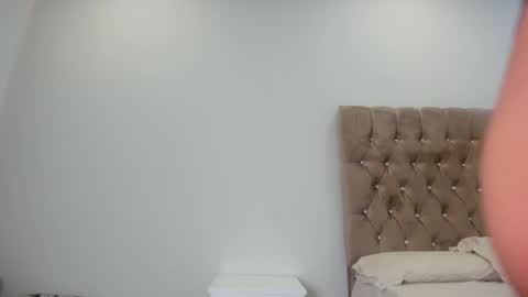 Selene online show from October 2025 01:18:01 PM