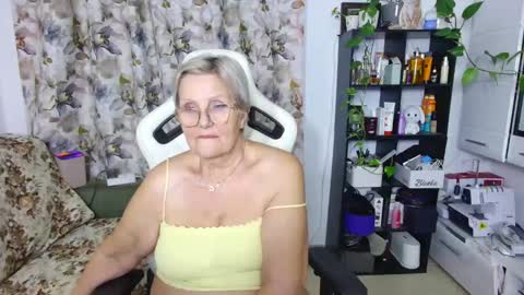 Selenna online show from February 2025 09:41:02 PM