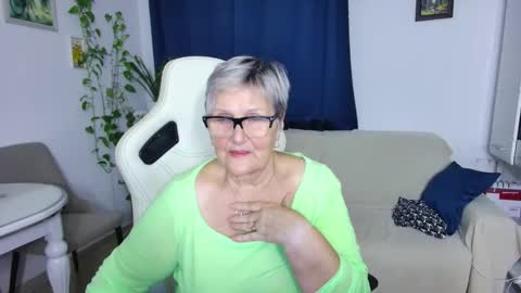 Selenna online show from February 2026 06:24:02 PM