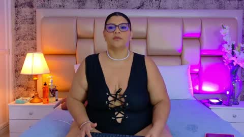 Selenna Cooper online show from April 2026 11:55:01 AM