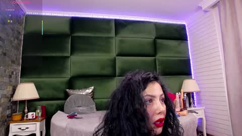 Selen online show from February 2025 07:39:02 AM