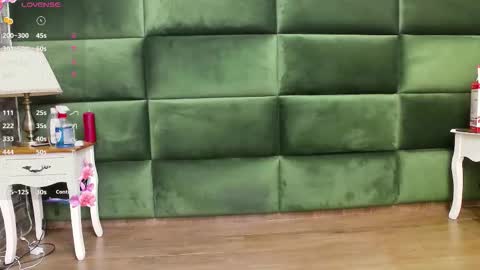 Selen online show from November 2025 07:59:02 PM