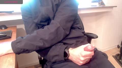 Snapshot of selfsuckermbb chatting on May 2026 06:14:02 PM selfsuckermbb online show from May 2026 06:14:02 PM