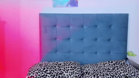 Snapshot of seline_wolf chatting on September 2025 11:05:01 PM Selene online show from September 2025 11:05:01 PM