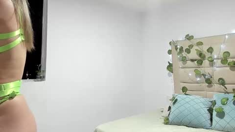 Selyn online show from December 2024 05:31:02 AM