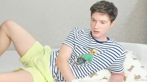 Snapshot of semyonone chatting on November 2025 06:43:01 PM Semyon online show from November 2025 06:43:01 PM