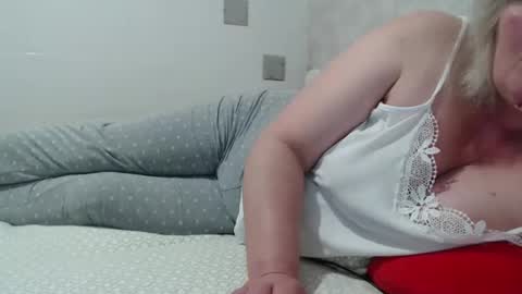 Snapshot of seniorita333 chatting on February 2025 07:35:01 AM Lenna online show from February 2025 07:35:01 AM