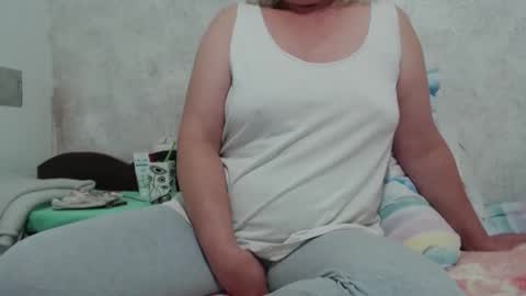 Snapshot of seniorita333 chatting on November 2025 08:14:01 AM Lenna online show from November 2025 08:14:01 AM