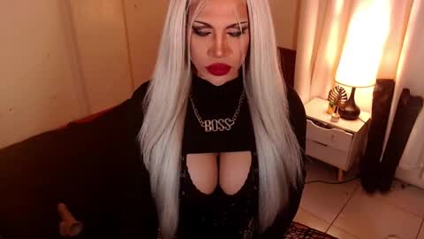 Snapshot of sensational_diva chatting on February 2026 09:07:01 PM unstappable queen kate online show from February 2026 09:07:01 PM