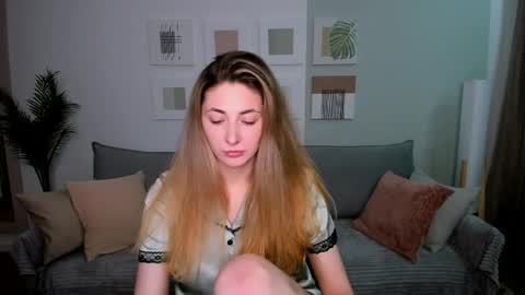 sensitiveheartt online show from April 2026 08:18:02 AM