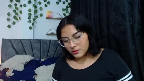 Camille and sophie online show from January 2025 01:37:02 AM