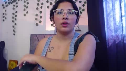 Camille and sophie online show from February 2025 07:30:02 PM