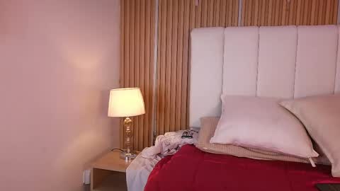 Snapshot of sensual_kim77 chatting on May 2026 01:06:01 PM Sensual Kim77 online show from May 2026 01:06:01 PM