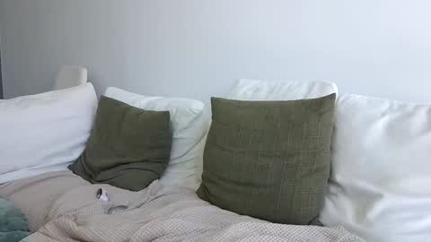 Cam online show from September 2025 06:24:02 PM