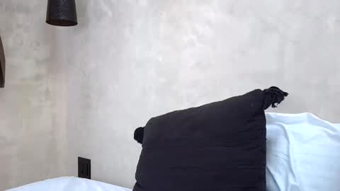 Cam online show from October 2025 07:14:02 PM