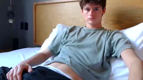 Snapshot of sensualalien chatting on February 2026 10:52:01 PM Cam online show from February 2026 10:52:01 PM