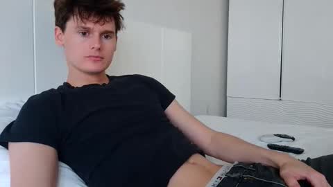 Cam online show from April 2026 10:09:02 PM