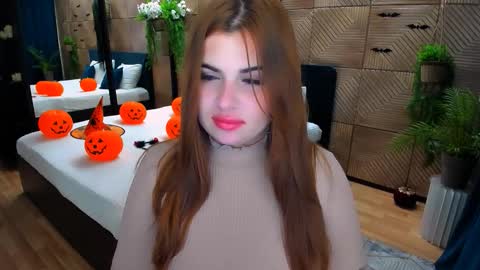 Snapshot of sensualcharisma chatting on November 2025 01:05:02 AM Becca online show from November 2025 01:05:02 AM