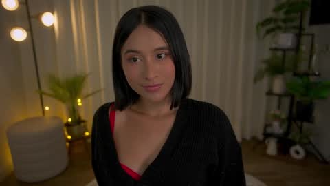 Maria- OF sensual bee online show from December 2024 01:53:01 AM