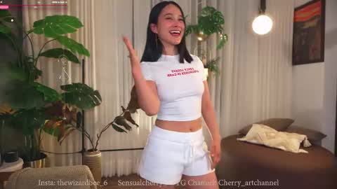 Maria- OF sensual bee online show from October 2025 11:56:02 PM