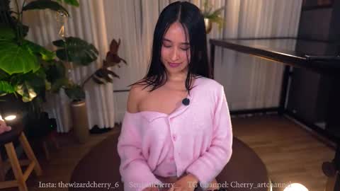 Maria- OF sensual bee online show from February 2026 12:47:02 AM
